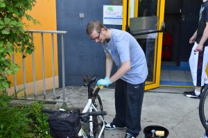 Nettoyage des vélo avant réparation